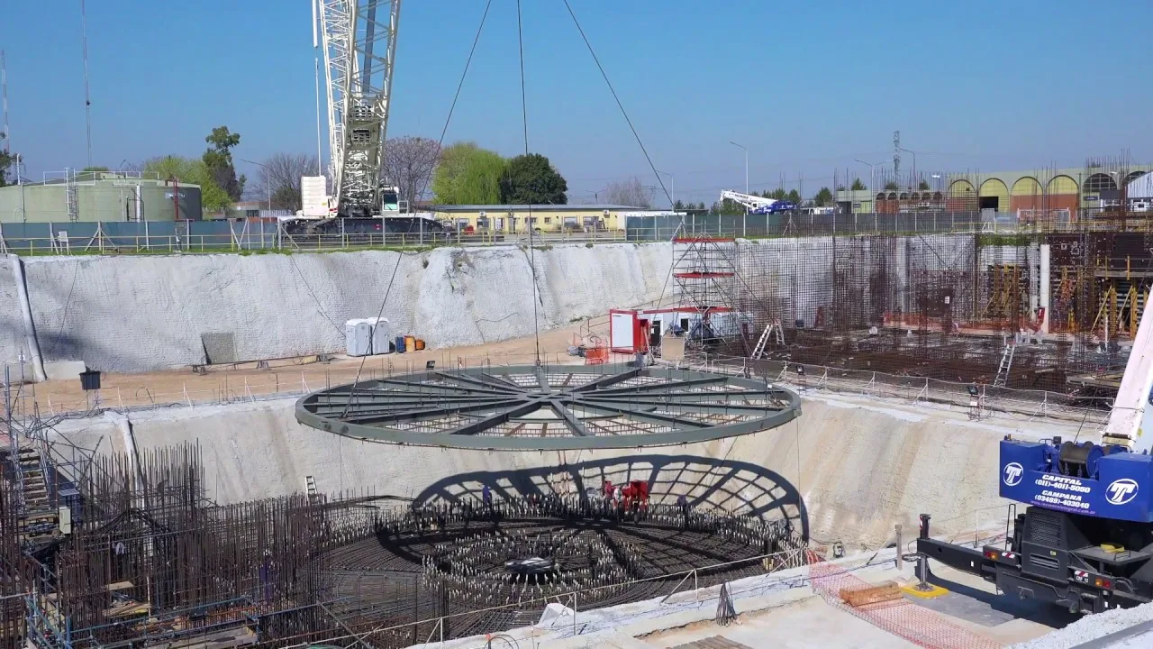 Avance del RA-10 y recorte del 58% en estructuras de CNEA