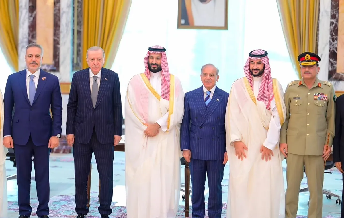 Arabia Saudita, Turquía y Pakistán firman un acuerdo de defensa mutua