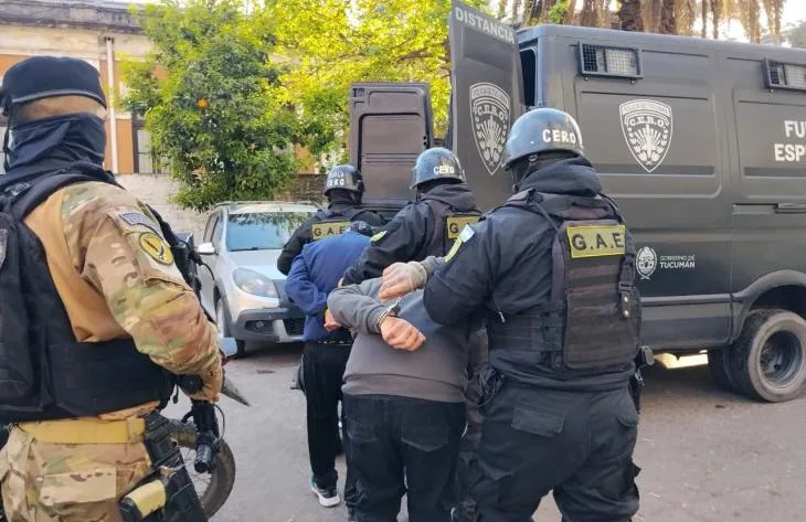 Trasladan 12 presos a Benjamín Paz para descomprimir comisarías