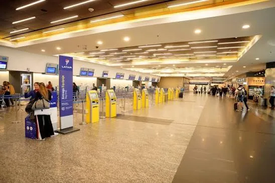 Paro de ATE afecta a casi treinta aeropuertos del país este jueves y viernes