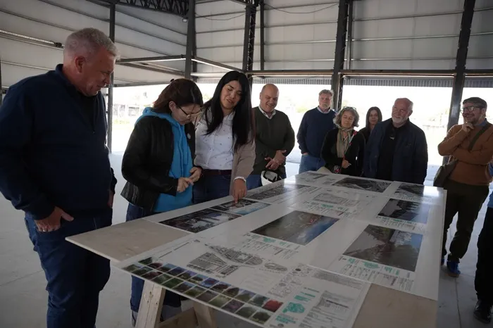 Batakis recorrió las 549 viviendas que la Provincia construye en Berazategui